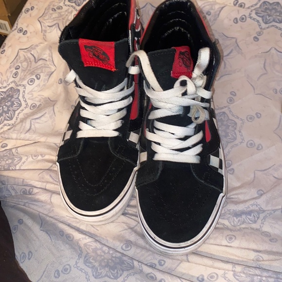 Shoes - Picture 2 of 7